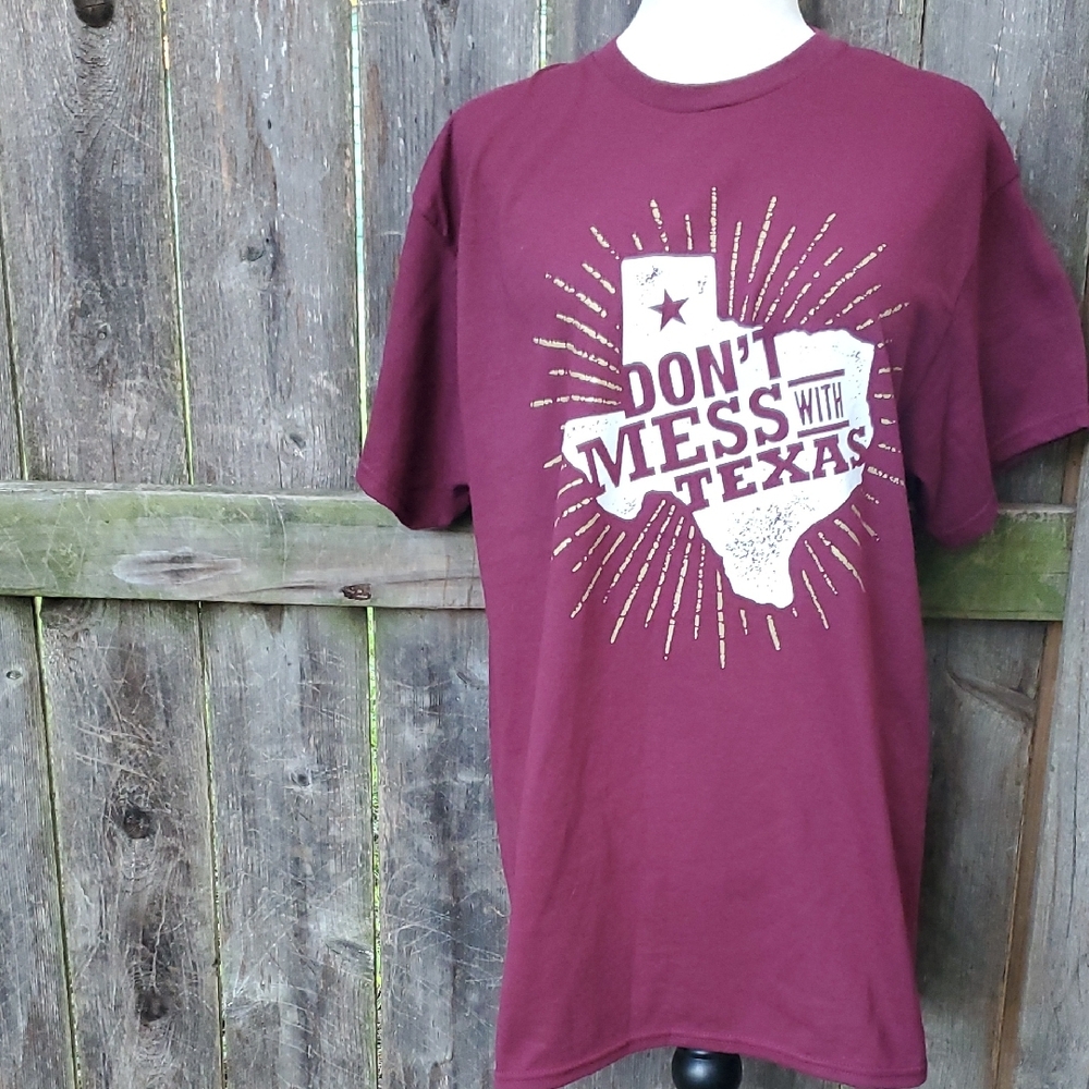 Latte Love Maroon Don't Mess with Texas Graphic T-Shirt Adult L State